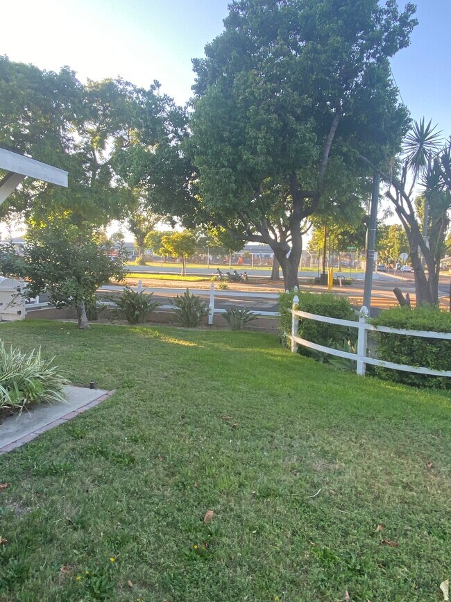 Chandler Bike Path & Edison Elementary School - 841 N Keystone St