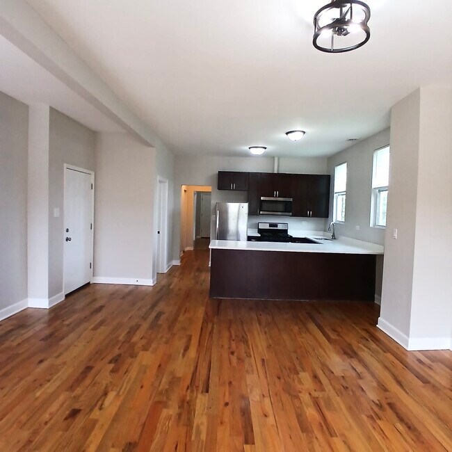Foto del edificio - 3614 W McLean Ave