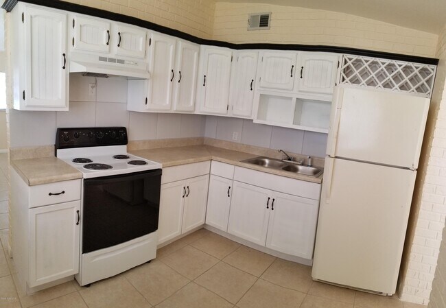 Foto del edificio - 1335 Boxwood Dr