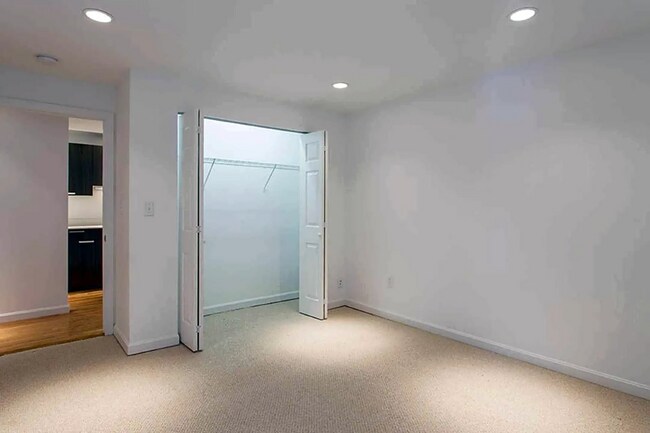 Foto del edificio - 107 Queensberry St