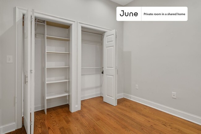 Building Photo - Room in Shared 3 bed/1.5 bath home