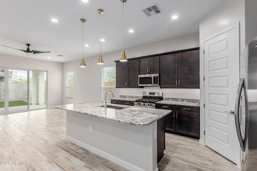 Foto principal - 10344 W Deanna Dr