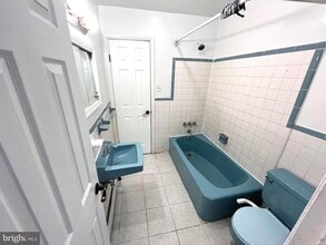 Building Photo - 6010 Bingham St