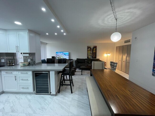 Foto del edificio - 16919 N Bay Rd