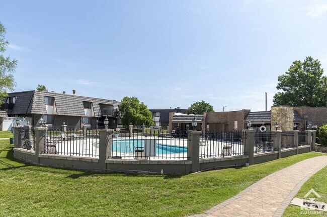 Recinto de piscina - Pheasant Run Apartments