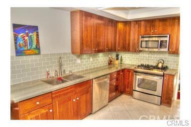 Building Photo - 1010 N Loma Vista Pl