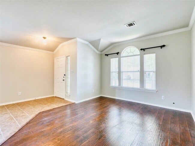 Building Photo - 6925 Red Bluff Dr