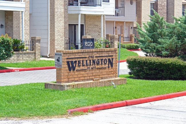 Building Photo - One Wellington Place