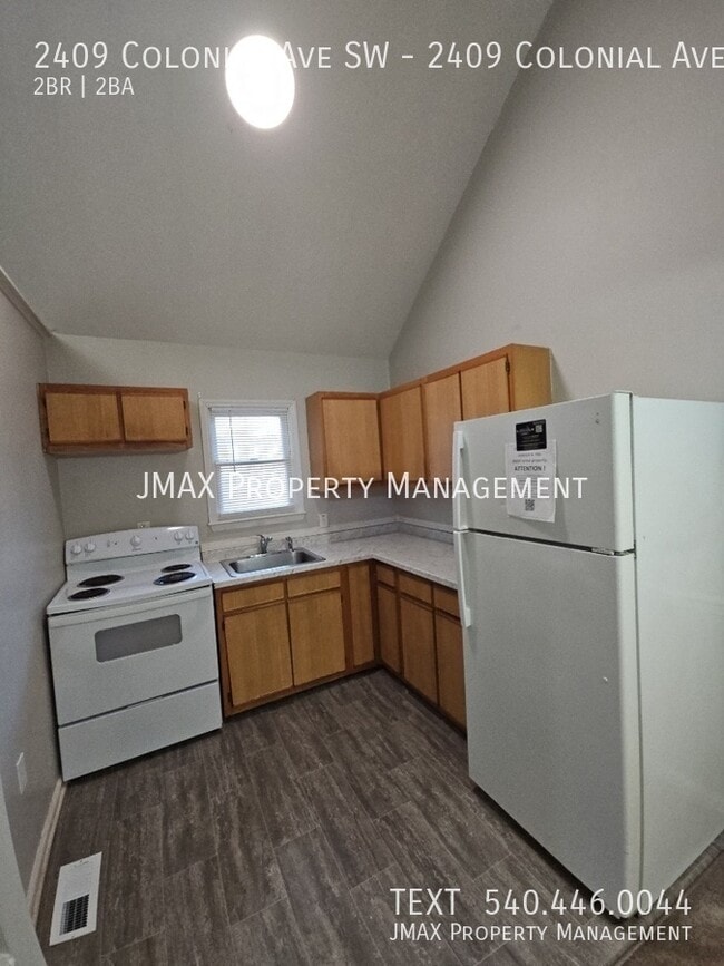 Building Photo - 2409 Colonial Ave SW