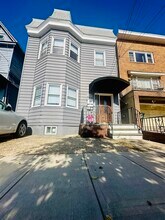 Building Photo - 2105 Palisade Ave