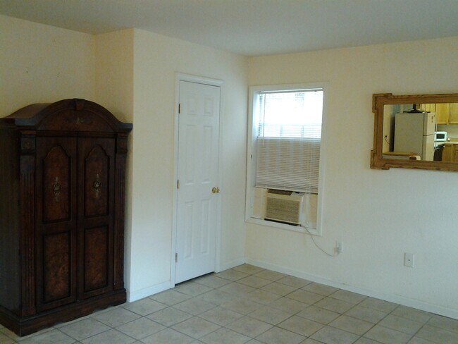 Building Photo - 6455 Lavender Rd