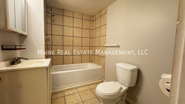 Building Photo - 206 Maine Ave
