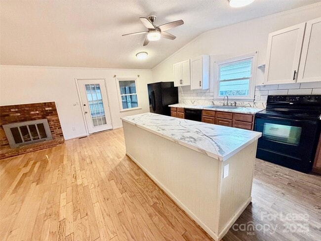 Building Photo - 115 Setter Ct