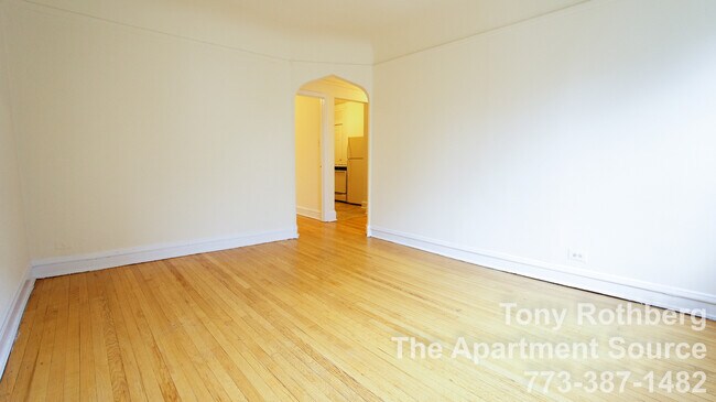 Foto del edificio - 2948 N Albany Ave