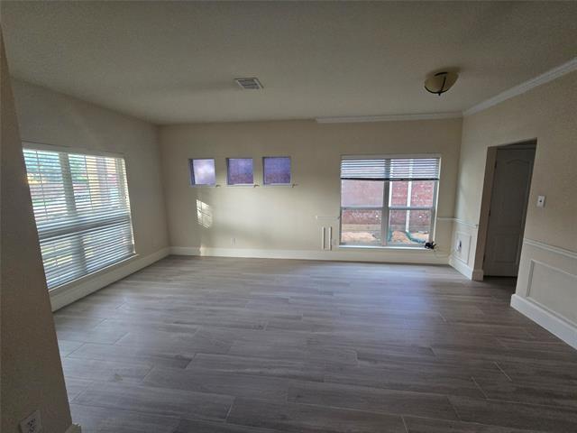 Building Photo - 8405 Luzerne Dr