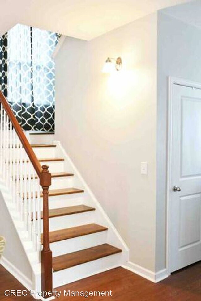 Building Photo - 3 br, 2.5 bath House - 4937 W. Liberty Par...