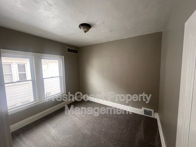 Foto del edificio - 3402 E 145th St