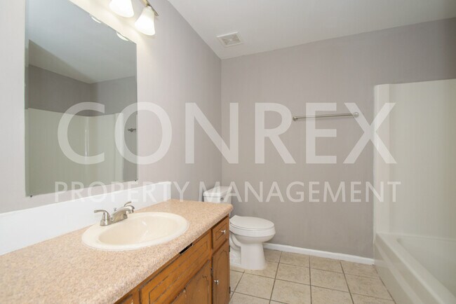 Building Photo - Beautiful 3 Bedroom in Irondale!