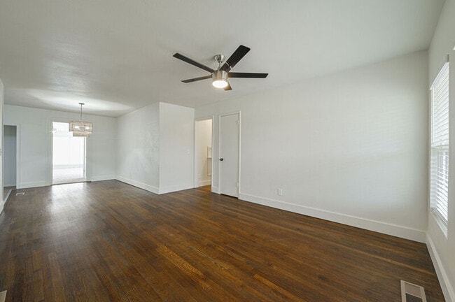Building Photo - 5100 N Miller Ave