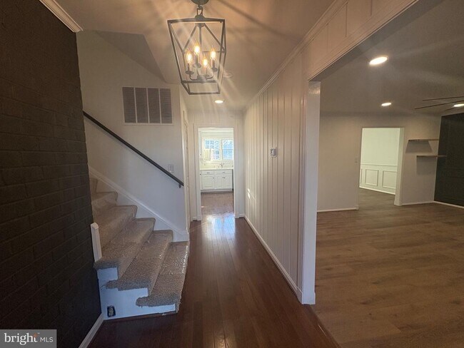 Building Photo - 119 E Padonia Rd