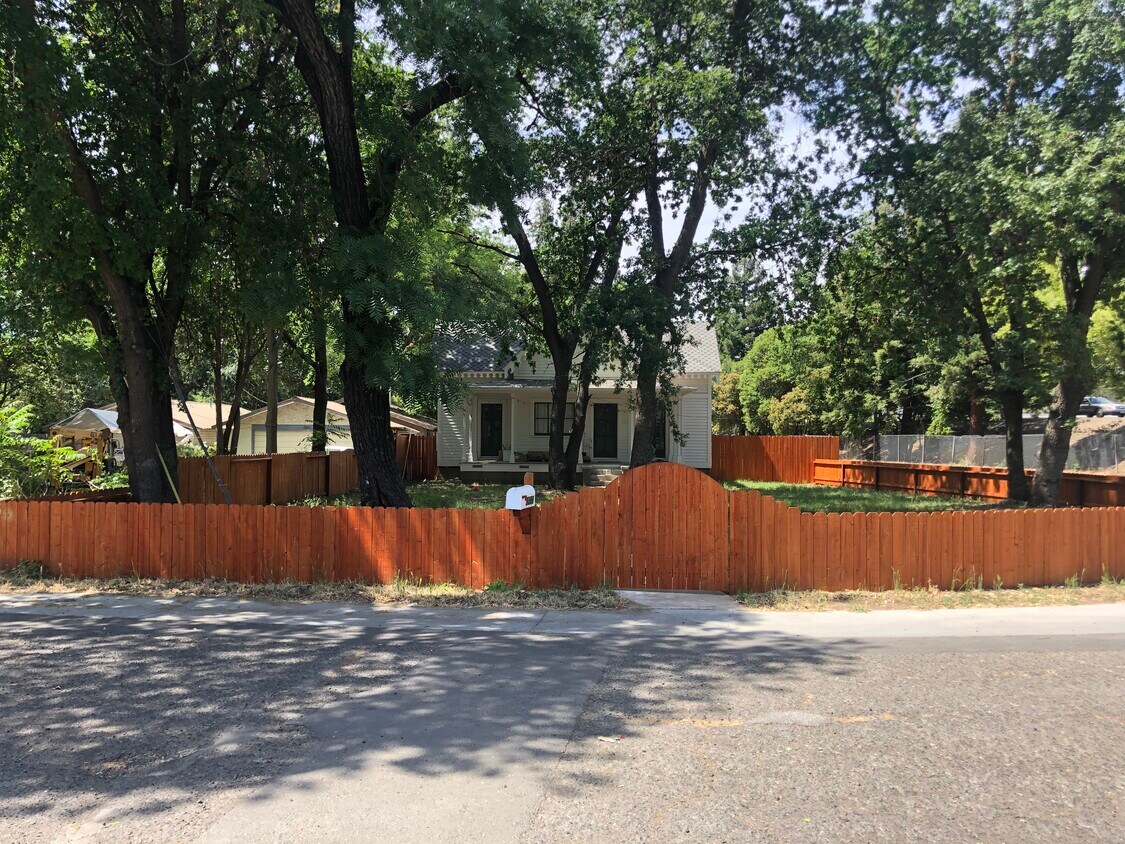 1386 Humboldt Ave, Chico, CA 95928 House Rental in Chico, CA