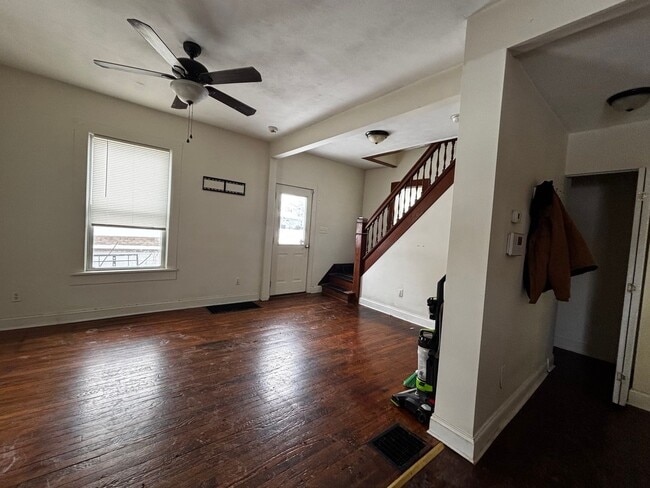 Building Photo - lib541