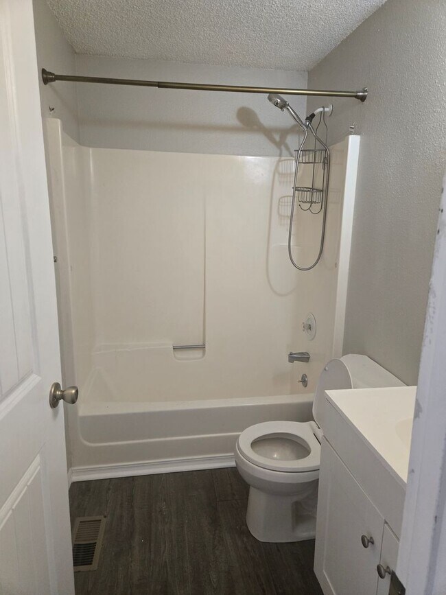 Foto del edificio - 901-903 E Timber Ln