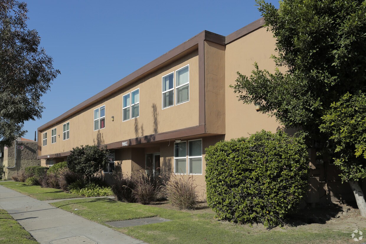 9815 Imperial Hwy, Downey, CA 90242 Apartments in Downey, CA