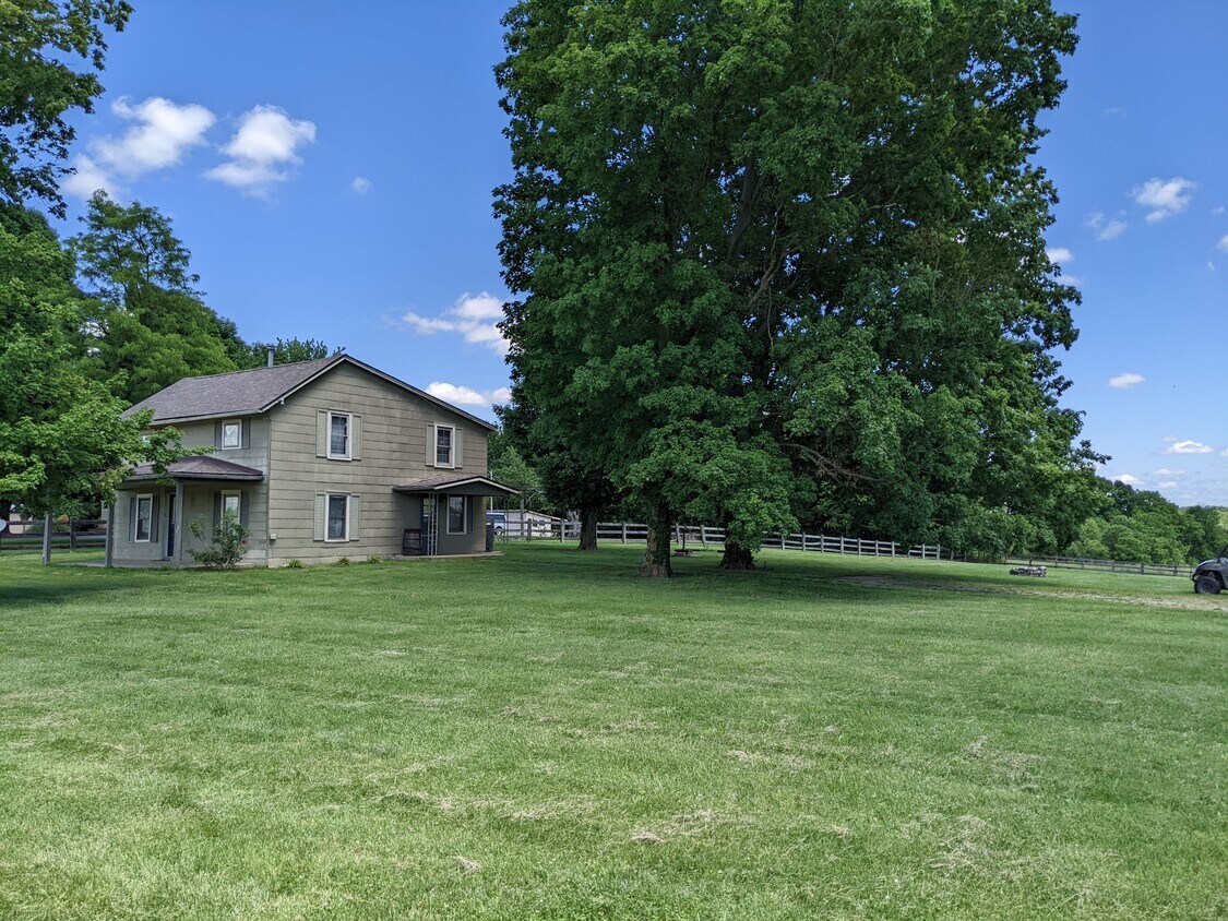 Primary Photo - 3875 Louisville Rd