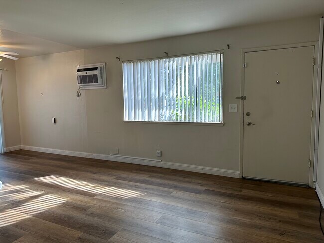 Building Photo - 605 Gamma Ct