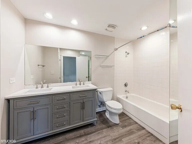 Foto del edificio - 414 Tanglewood Ct