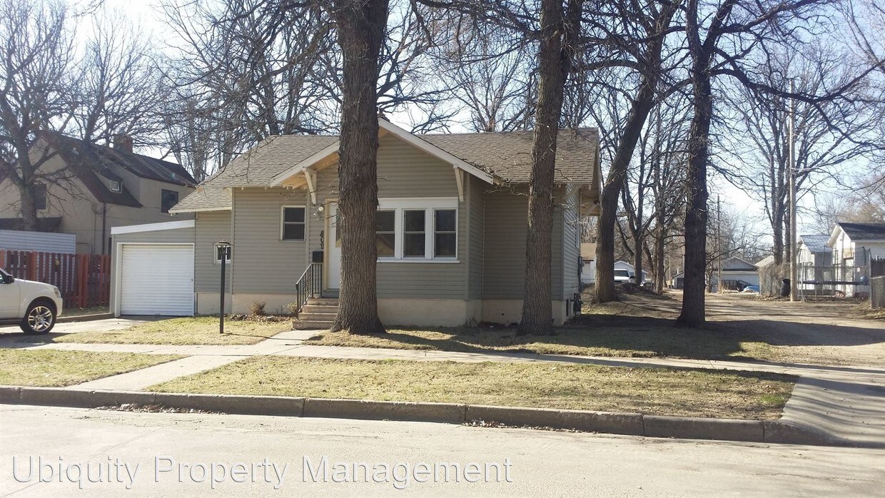 Primary Photo - 3 br, 2 bath House - 809 4th Ave NW