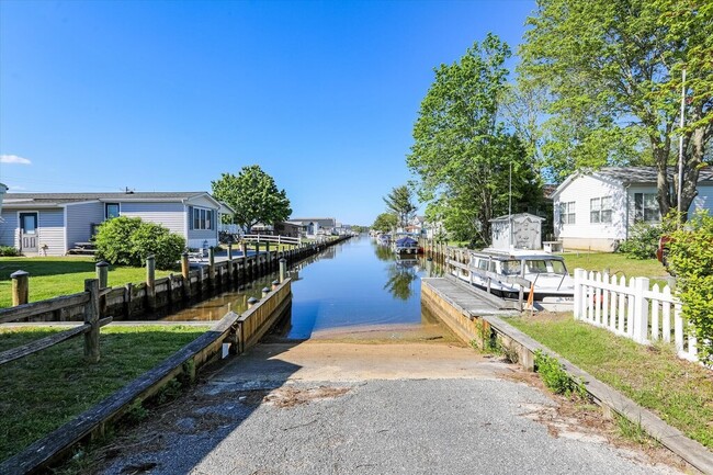 Building Photo - 37009 Canvasback Rd