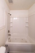Building Photo - 33 Brentwood Dr
