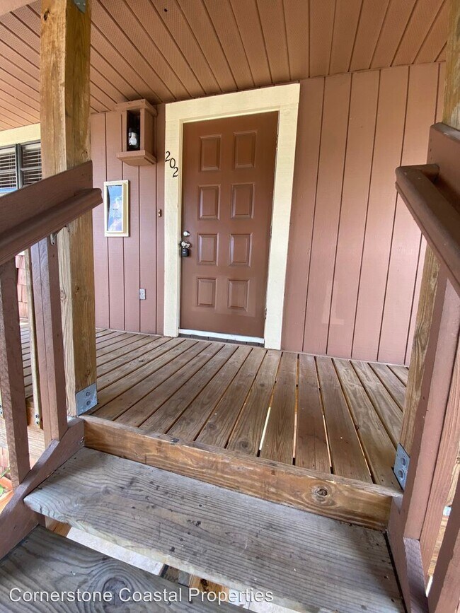 Building Photo - 2 br, 2 bath House - 1407 SW 16th Ter #202