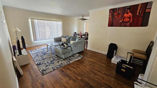 Building Photo - 581 Levering Ave
