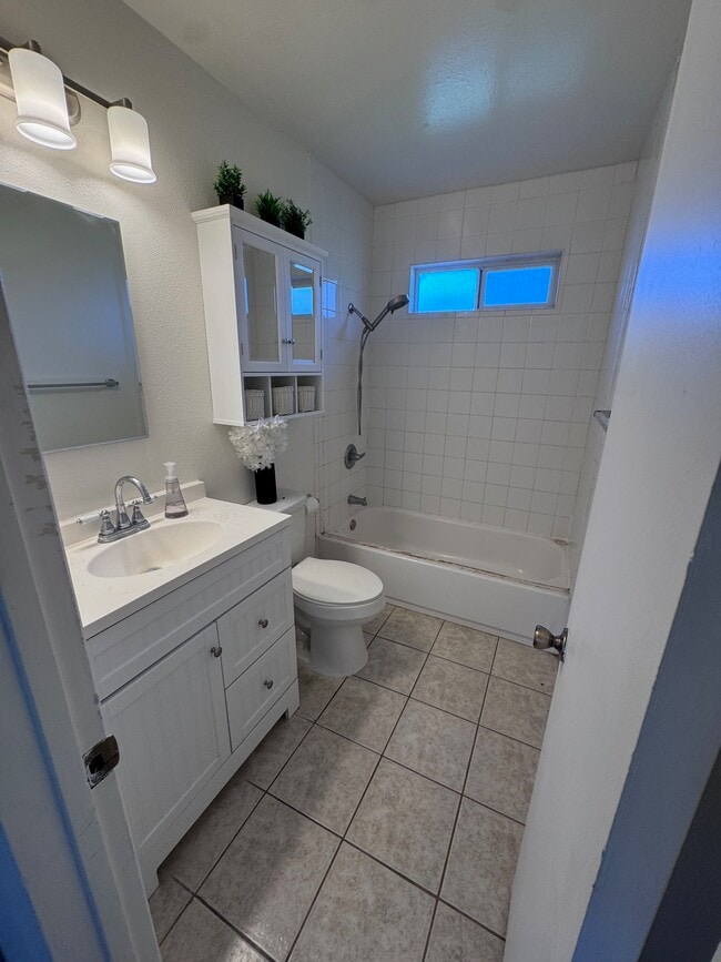 Foto del edificio - 281 S Evergreen Dr