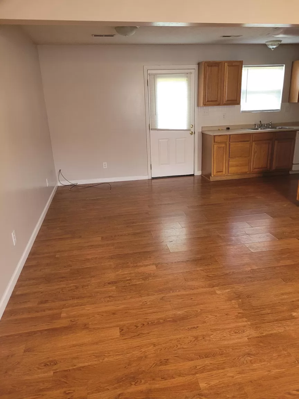 Primary Photo - 310 N Ferne Clyffe Rd