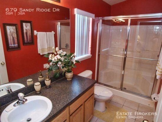 Building Photo - 679 Sandy Ridge Dr