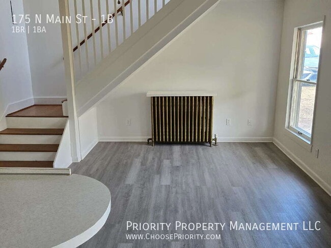 Building Photo - 175 N Main St