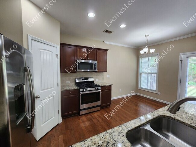 Building Photo - 6130 Shiloh Woods Drive