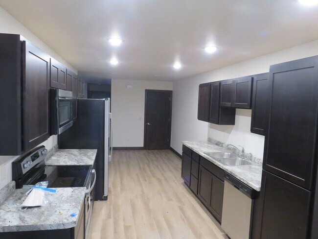Building Photo - 5294 Christopher Dr