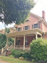Building Photo - 451 Franklin St