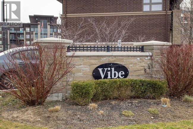 Photo du bâtiment - 5010 Corporate Dr