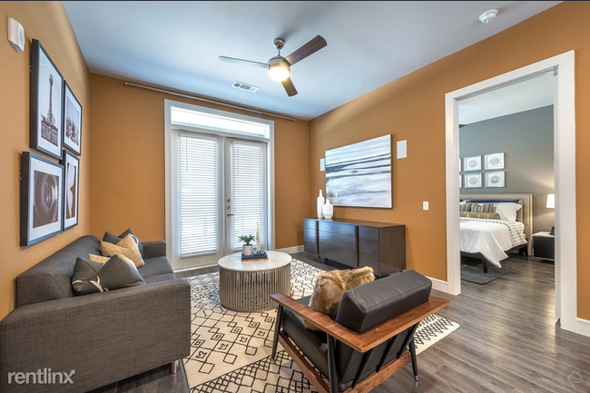 Building Photo - 1 br, 1 bath Flat - 13350 Dallas Pkwy 619