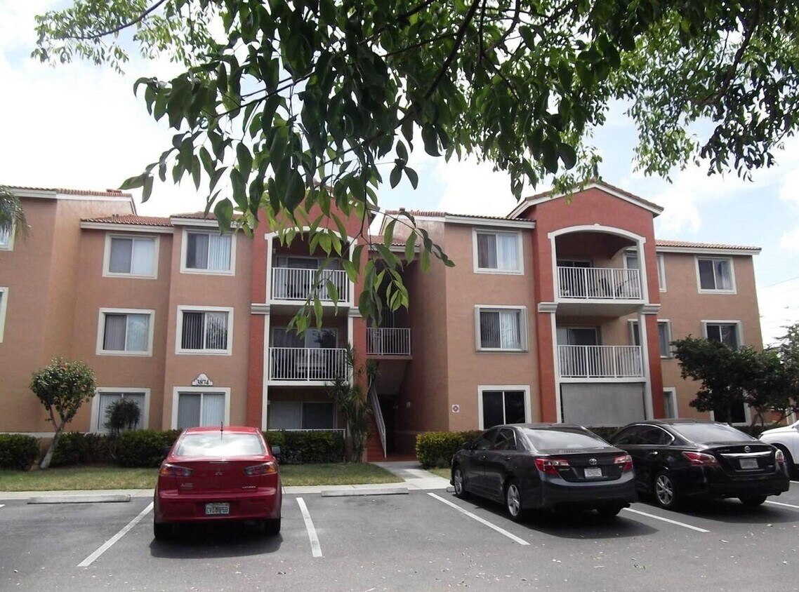 Primary Photo - 3874 Lyons Rd