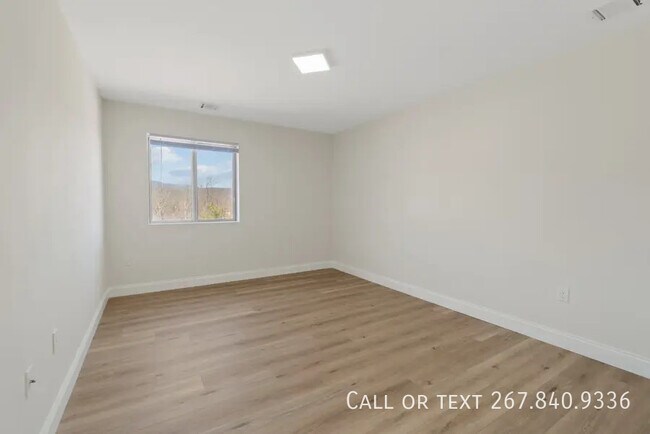 Foto del edificio - 200 College Park Dr