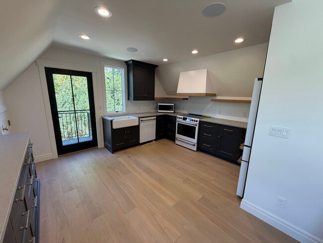 Building Photo - 398 E Watkins Cir