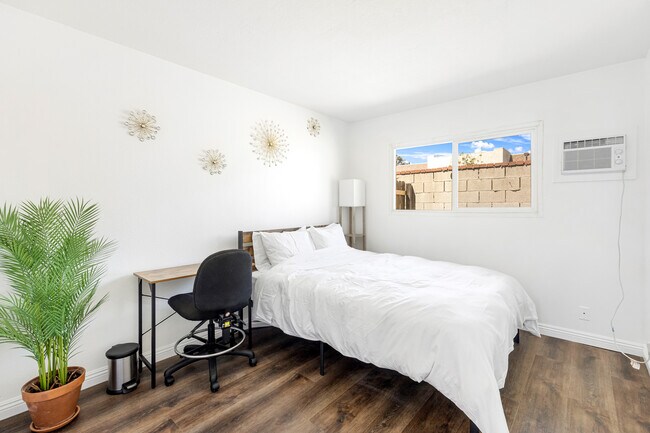 Foto del edificio - 790 N Shattuck Pl