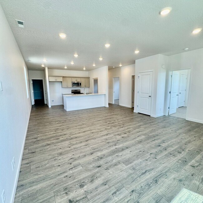 Foto del edificio - Brand New Built Home move in ready!